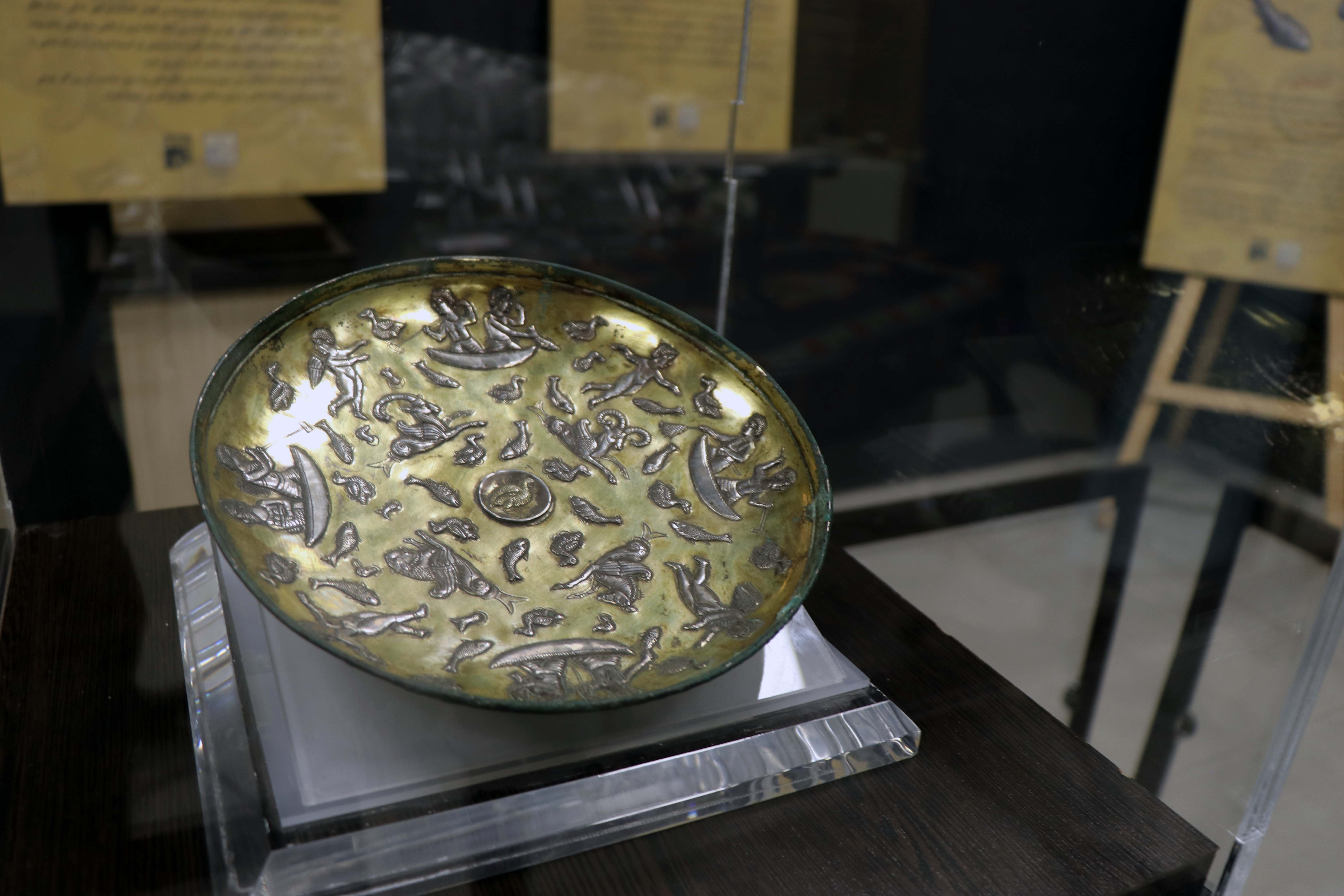 رونمایی از جام زراندود رشی و 200 شیء دوره ساسانی در موزه رشت
